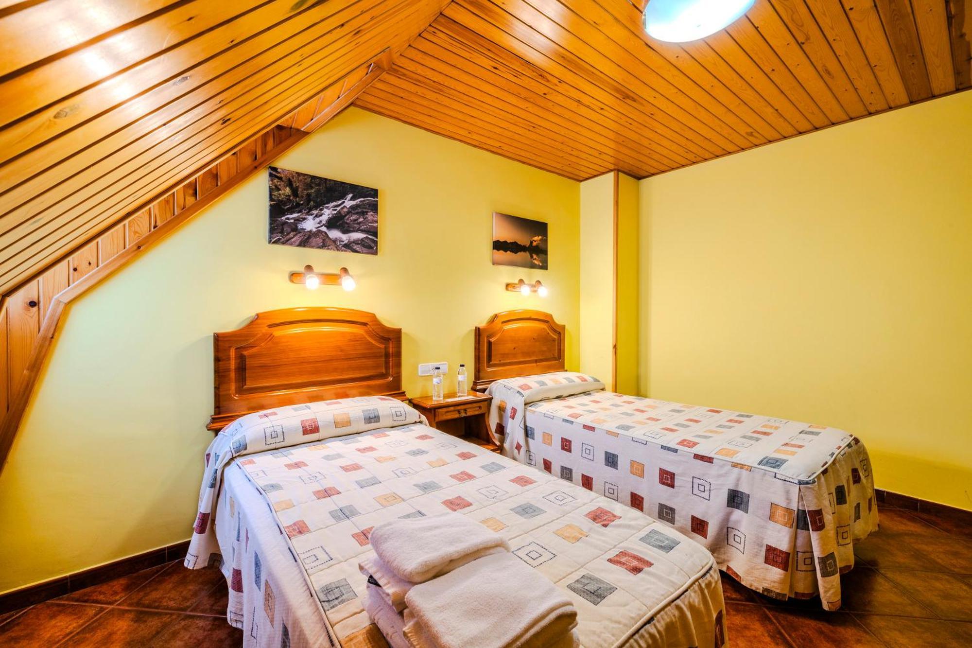 Hostal Panart Bielsa Bagian luar foto